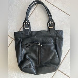 B makowski black purse.